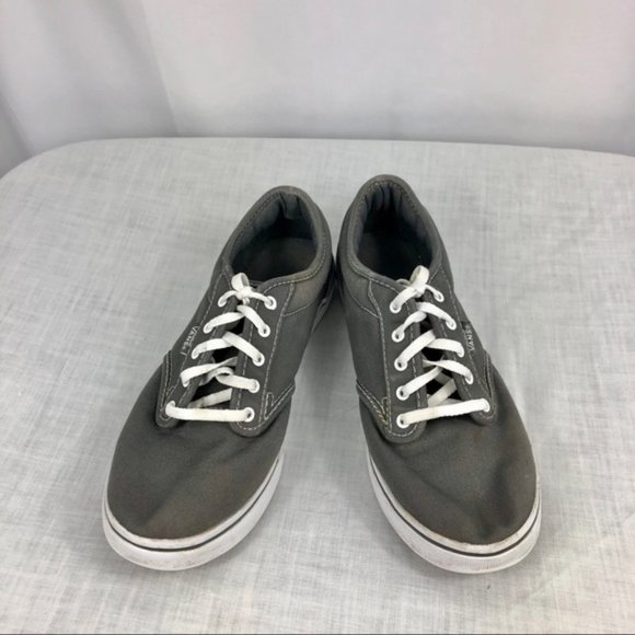 grey vans tennis shoes